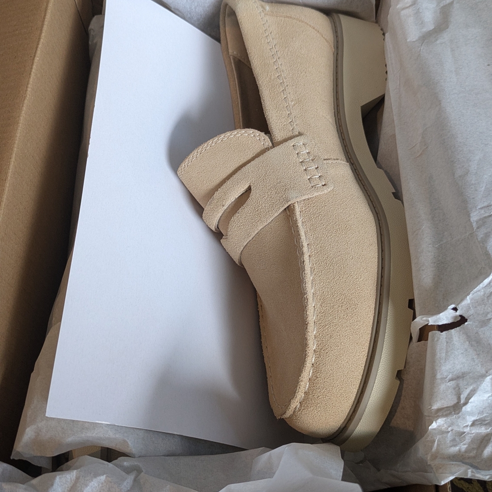 Women's Cream Loafers
